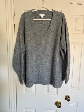 H&M Heather Gray V-Neck Knit Sweater